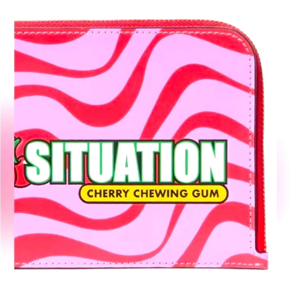 Kate Spade Novelty Bubble Gum L-Zip Wristlet! 🍬🍬